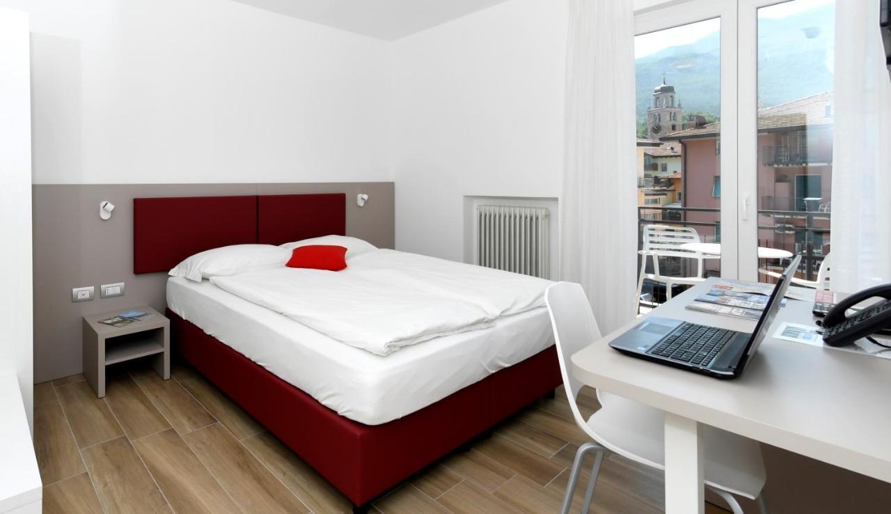 Albergo Garni Francesco Torbole Sul Garda ภายนอก รูปภาพ