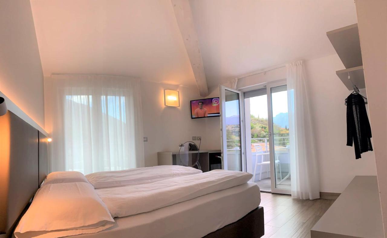 Albergo Garni Francesco Torbole Sul Garda ภายนอก รูปภาพ