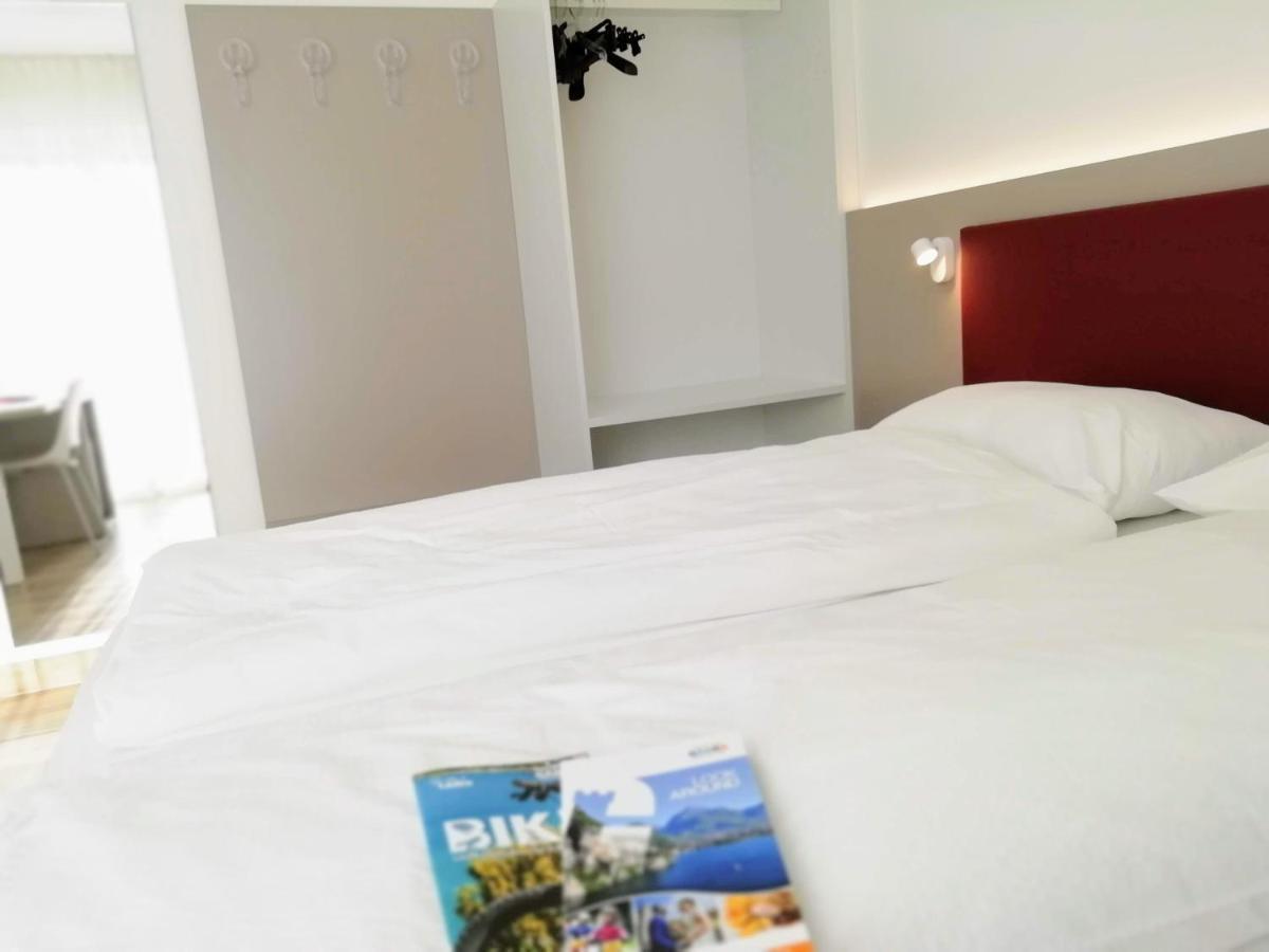 Albergo Garni Francesco Torbole Sul Garda ภายนอก รูปภาพ