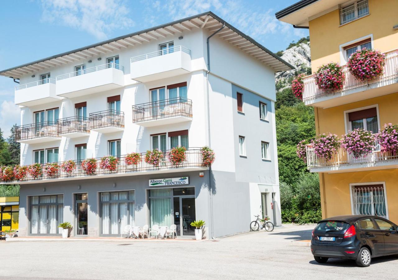 Albergo Garni Francesco Torbole Sul Garda ภายนอก รูปภาพ