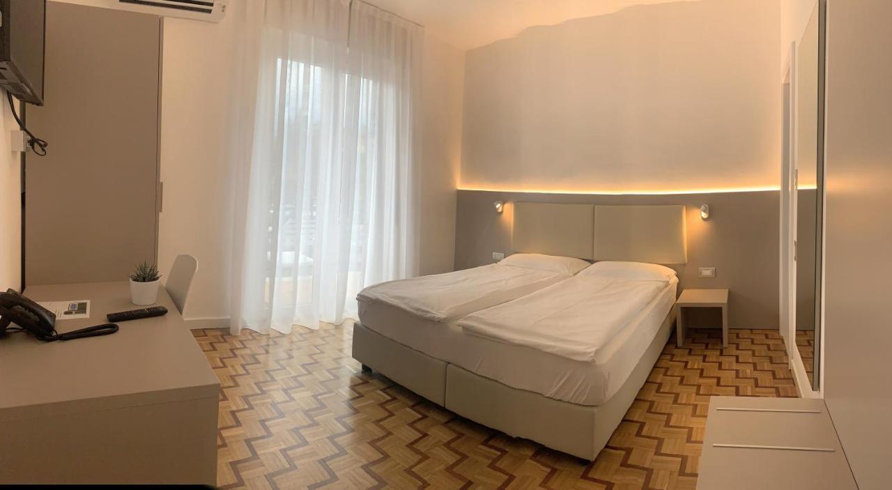 Albergo Garni Francesco Torbole Sul Garda ภายนอก รูปภาพ