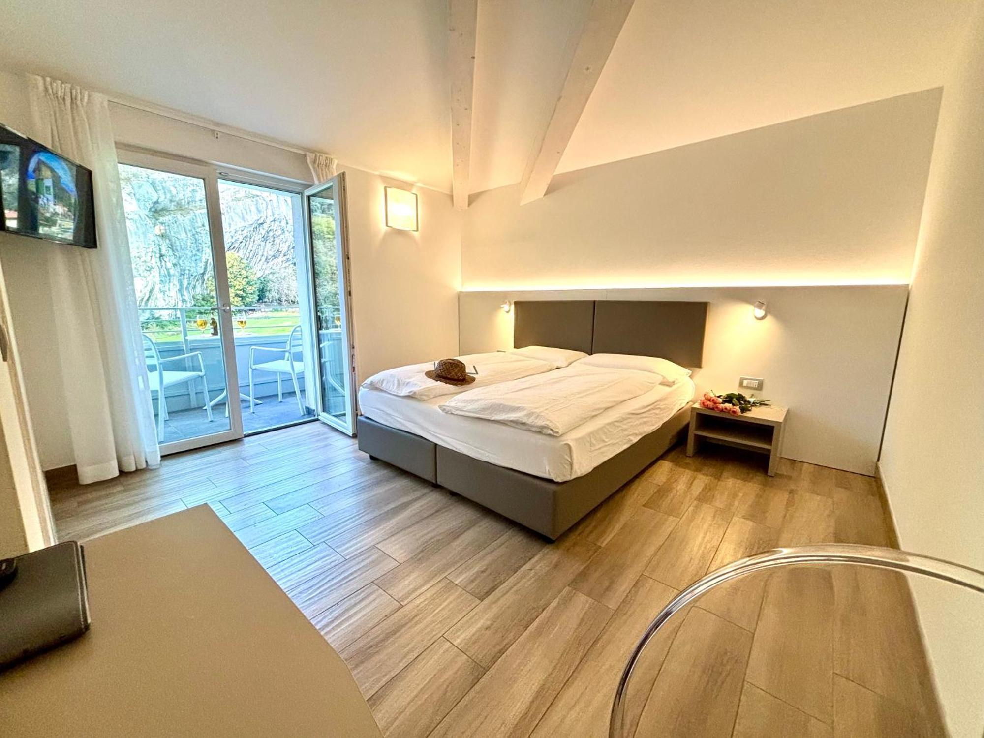 Albergo Garni Francesco Torbole Sul Garda ภายนอก รูปภาพ