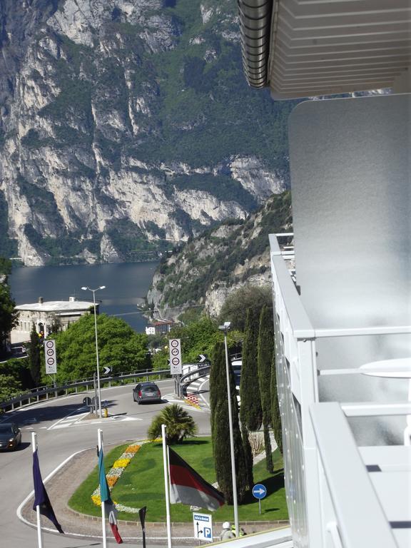 Albergo Garni Francesco Torbole Sul Garda ภายนอก รูปภาพ