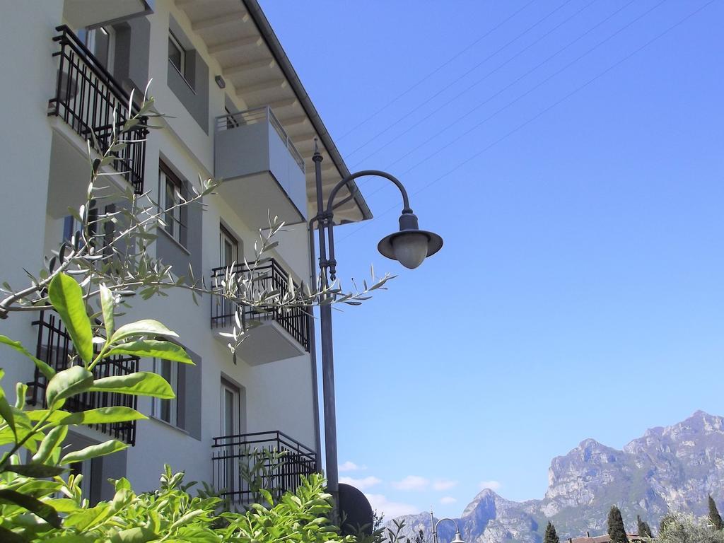 Albergo Garni Francesco Torbole Sul Garda ภายนอก รูปภาพ