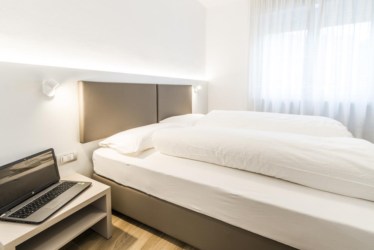Albergo Garni Francesco Torbole Sul Garda ภายนอก รูปภาพ