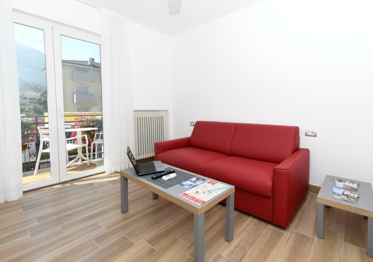 Albergo Garni Francesco Torbole Sul Garda ภายนอก รูปภาพ